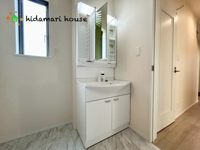 桶川市上日出谷　新築戸建　ハートフルタウンAの独立洗面台