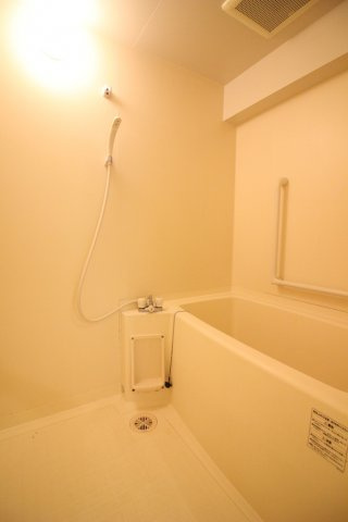 プレステージ百年公園前の浴室|お風呂で日々の疲れを落としましょう