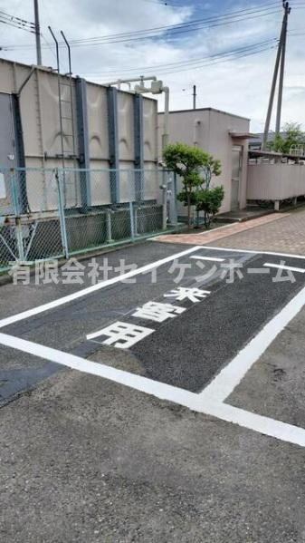 ニュー吹上サンハイツB棟の駐車場|来客用駐車場完備