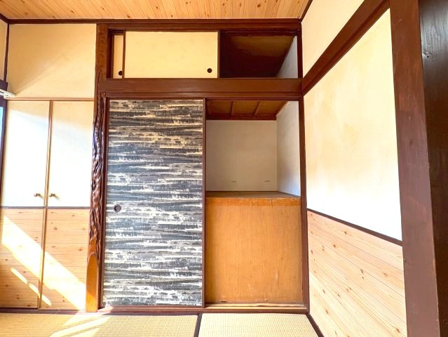 上原町貸家の収納