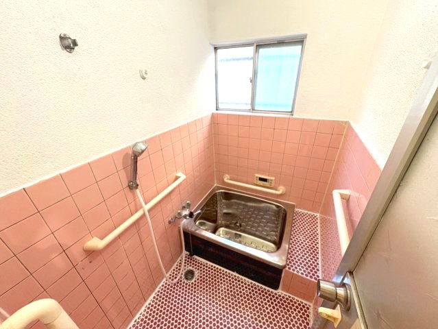 上原町貸家の浴室