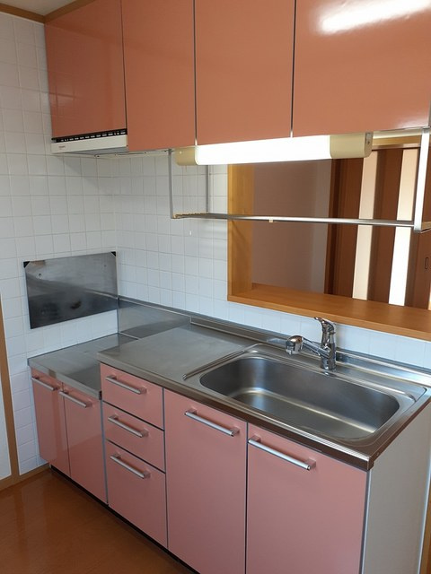 シャルムクレインＡのキッチン|ダイニングは７．８帖でカウンターキッチン付き◎