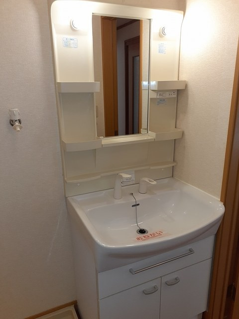 シャルムクレインＡの洗面所|独立洗髪洗面台になります◇