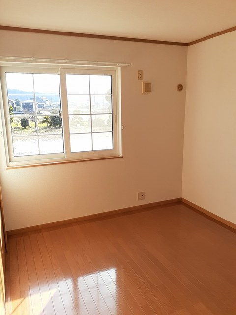 シャルムクレインＡの内装|洋室は６．７帖と６．９帖の２部屋になります★