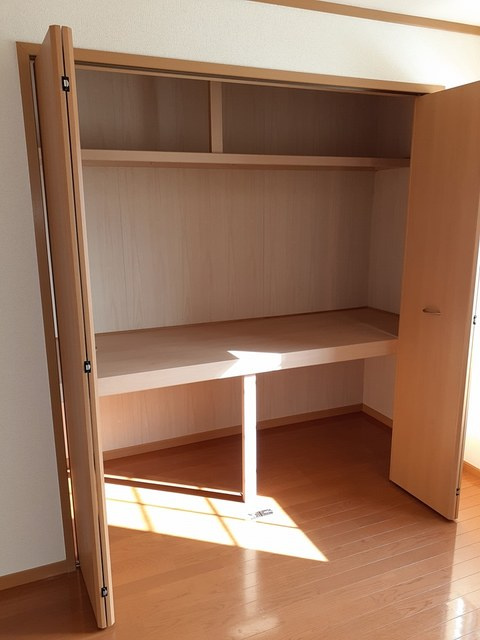 シャルムクレインＡの収納|便利な収納スペースです♪