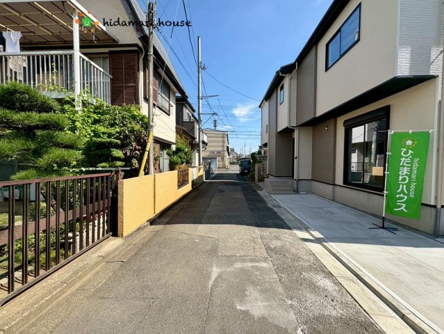 桶川市末広1期　新築戸建　ずっとプラス01の前面道路含む現地写真