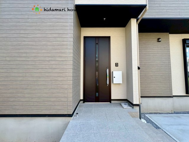 桶川市末広1期　新築戸建　ずっとプラス01の玄関