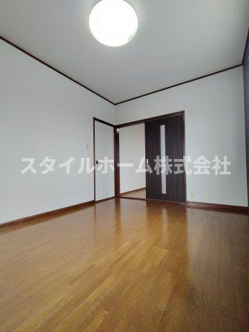 コーポラス二見の居間・リビング