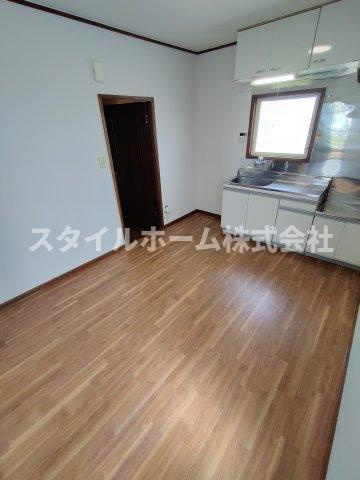 コーポラス二見の居間・リビング