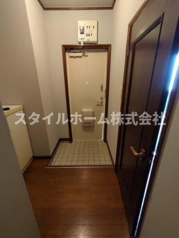 コーポラス二見の玄関