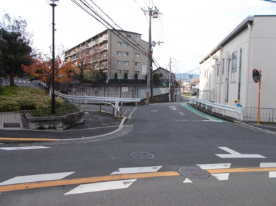 【周辺】 | メゾン千里丘Q棟 | 前面道路