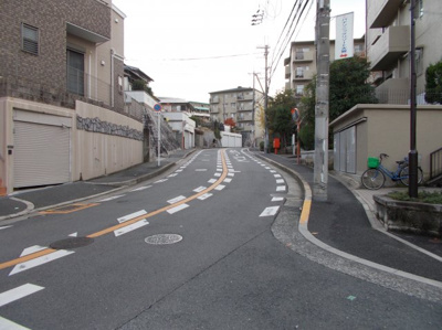 【周辺】 | メゾン千里丘Q棟 | 前面道路