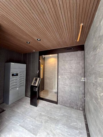 グランウェストのロビー|宅配ボックス　オートロック