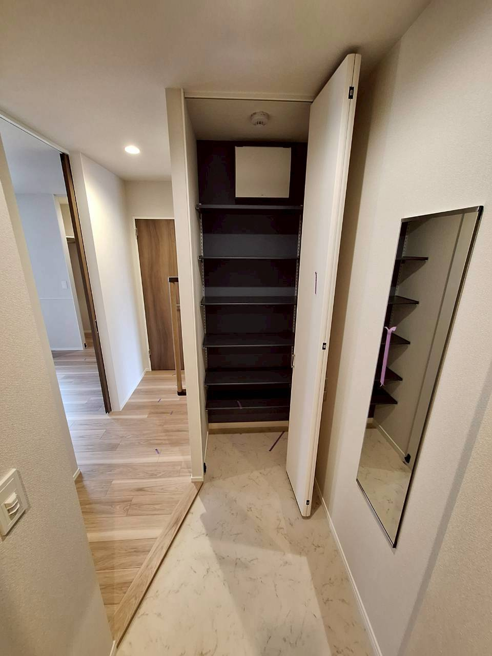 グランウェストの玄関