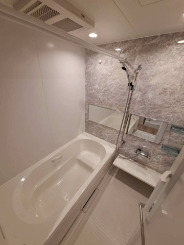 グランウェストの浴室|追い焚き・浴室乾燥機付き