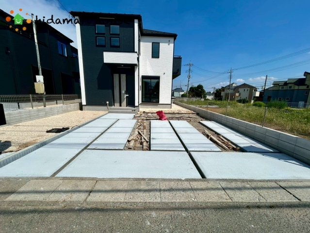 桶川市上日出谷南3期　新築戸建　グラファーレ02の駐車場