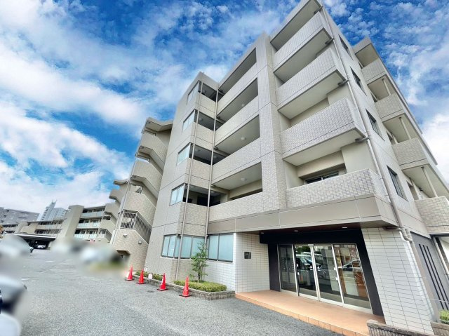 カルティア長久手WESTCOURTの外観