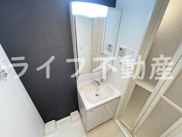 ファーストフィオーレ大阪城イーストの独立洗面台|独立洗面台あり、毎朝おしゃれに忙しい女性の方におすすめです