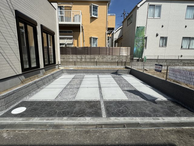 松戸市西馬橋５丁目新築戸建【旭町小学校：6分】の駐車場|1号棟駐車スペース・並列2台駐車可