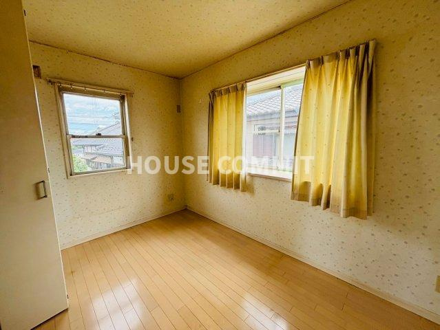 八街市富山　中古戸建の洋室
