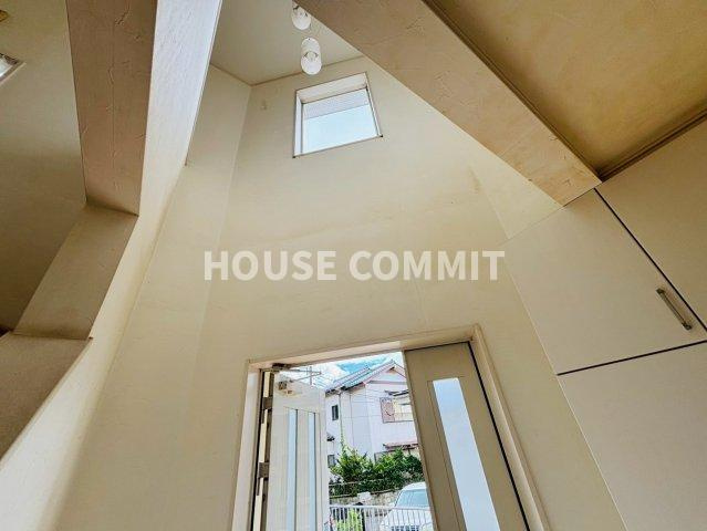 八街市富山　中古戸建の内装|玄関吹抜