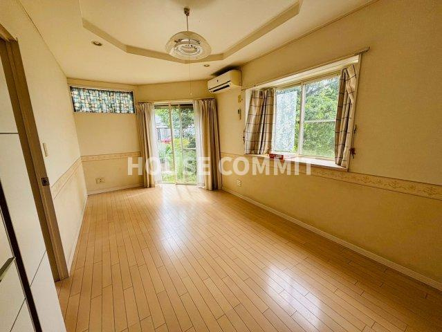 八街市富山　中古戸建の居間・リビング