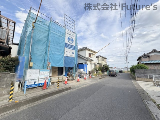 三郷市上口1丁目　新築戸建　全1棟の前面道路含む現地写真|前面道路含む現地写真です。