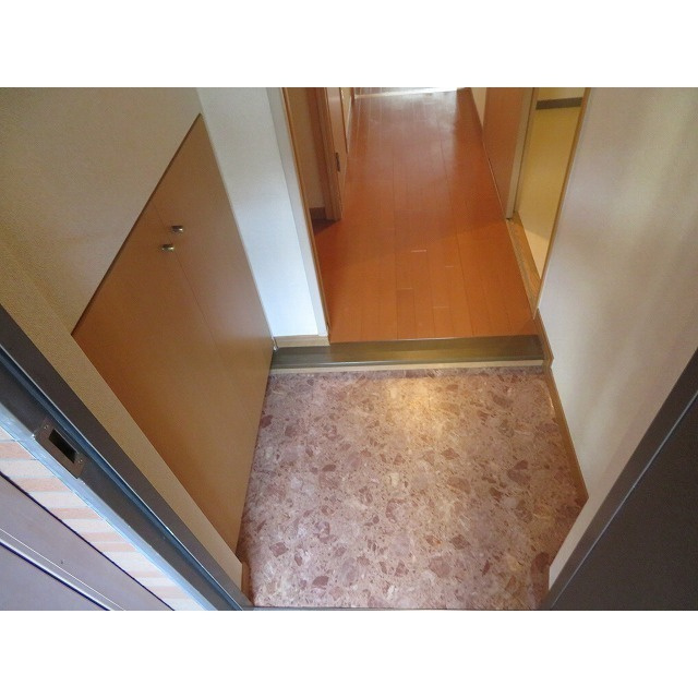 ロイヤルヒルズ浦和の玄関