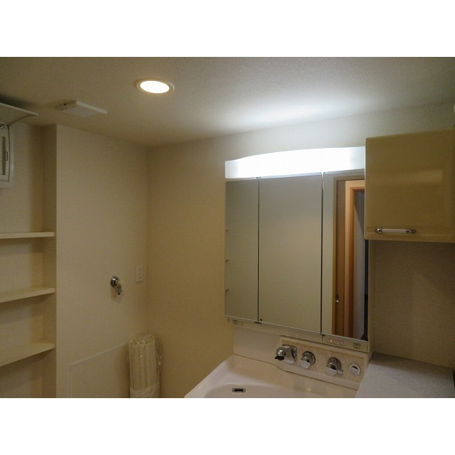 ロイヤルヒルズ浦和の洗面所|独立洗面台