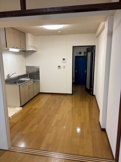 【居間・リビング】 | 調布栄マンション-再契約型　定期借家-