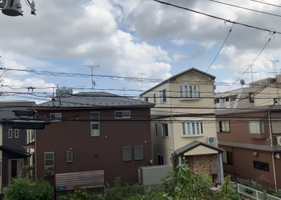 【展望】 | 東建ニューハイツ東林間 | 眺望の良さを楽しめるダイニングキッチンで家族団らんの時間を過ごしてはいかがでしょうか。バルコニーから見える景色を家族で眺める時間は、時間が経つのを忘れてしまいそうですね。是非、現地を見に行きましょう！