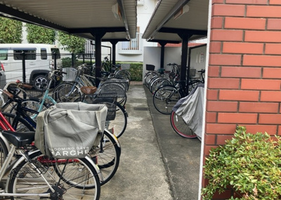 【駐輪場】 | 東建ニューハイツ東林間 | マンションの駐輪場は、事前に空きがあるか確認を取ると安心です。せっかく入居したのに駐輪スペースがない！なんてことになったら大変ですよね。そこで、内見時や購入前にはまず事前に確認しておくと良いでしょう。