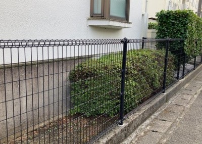 【庭】 | 東建ニューハイツ東林間 | 物件によっては、入居者が個人的に使用できる専用庭がついているものもあります。また、住宅の中にある土間の部分を庭と呼ぶこともあります。庭の用途は住む人によって変わり、それによってデザインもさまざまです。