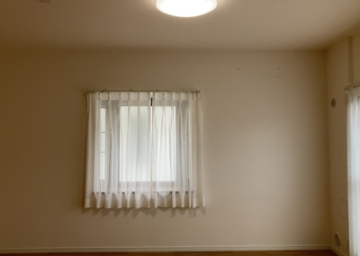 【居間・リビング】 | 東建ニューハイツ東林間 | 直線タイプはLとDKを一直線に並べた形で対面キッチンのタイプです。一般的なのでよく見かけるかもしれません。直線タイプに似た直接アイランドタイプは、キッチンとダイニングの間に壁がない分広く感じられます。