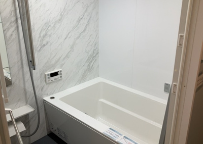 【浴室】 | 東建ニューハイツ東林間 | 入浴時の快適さも大事なことですが、綺麗な状態を維持できなければ気持ちよく入浴できません。毎日の掃除が楽という点は大事なポイントになります！カビが生えにくく掃除がしやすい、壁や浴槽を選ぶといいでしょう。