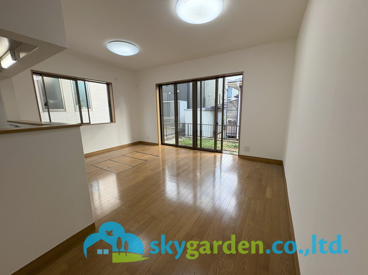 藤沢市柄沢　中古戸建の居間・リビング