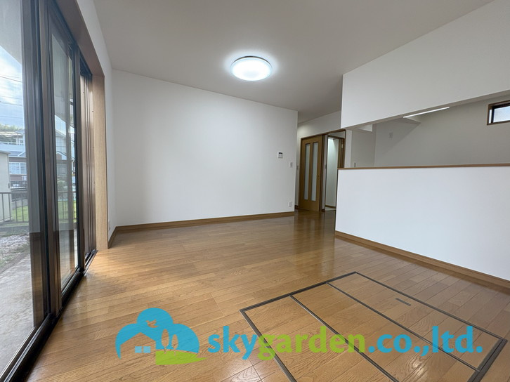 藤沢市柄沢　中古戸建の居間・リビング