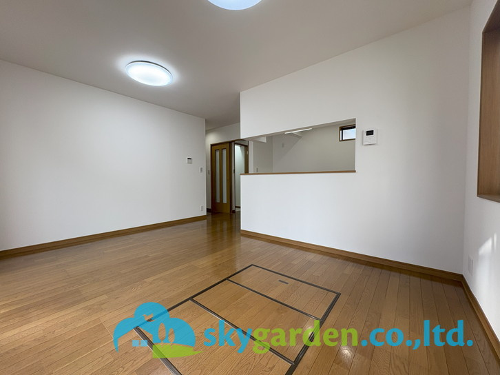 藤沢市柄沢　中古戸建の居間・リビング