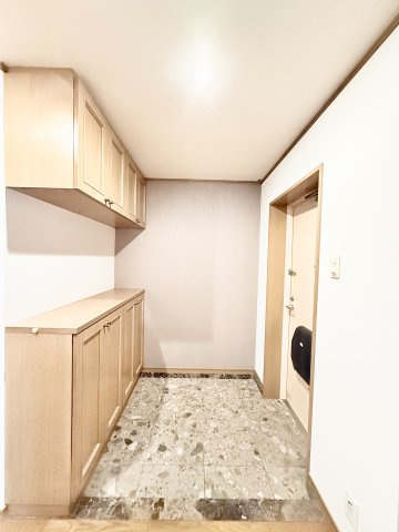 アートフォルム富塚の玄関|収納も充実のすっきりした玄関！
