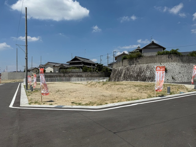 | 富田林市廿山2丁目6号地（小金台小学校）