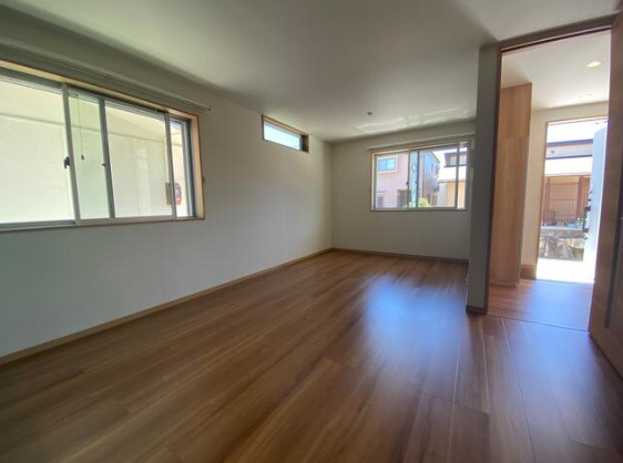 神陵台8丁目貸家の居間・リビング