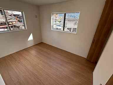 広島市安芸区船越南４丁目の洋室