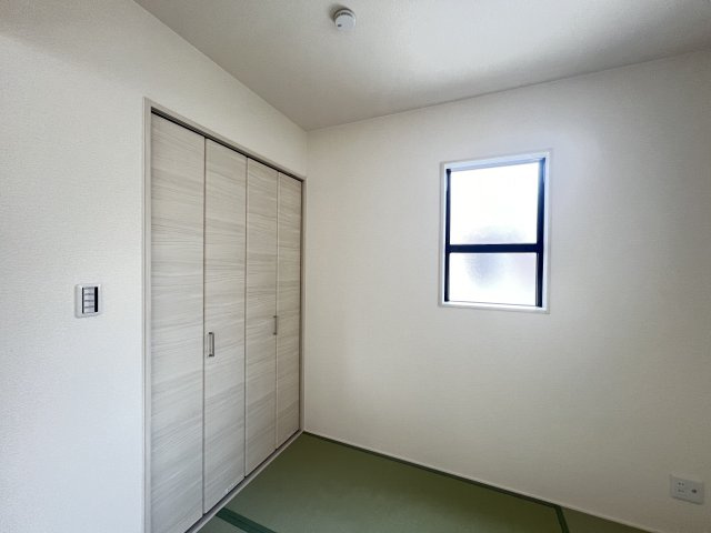 桜井市粟殿１２期全２棟の和室|客間やお子様の遊び場にも便利な和室空間
