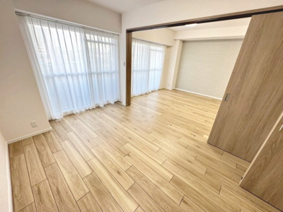 【洋室】 | ベル・アーバニティ北花田 | 広々とした洋室です