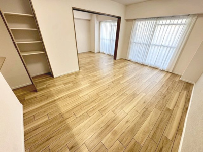 【居間・リビング】 | ベル・アーバニティ北花田 | こちらの居間で趣味の時間をお楽しみください