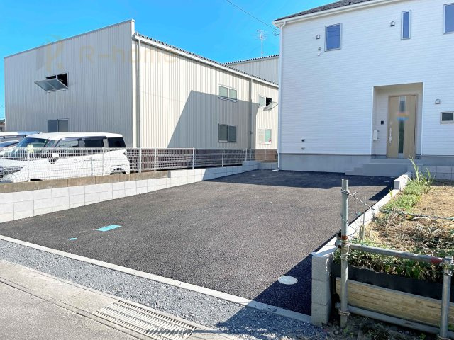 龍ケ崎市南中島町第4　新築戸建て　1号棟の駐車場|カースペースは2台お停めいただけます♪