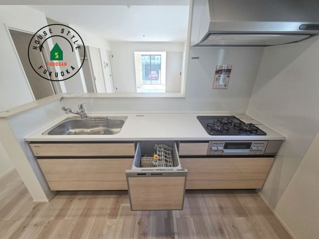 福岡市東区香住ケ丘5丁目第1-3棟（1号棟）のキッチン|キッチン。グリル・食器洗い乾燥機・浄水器も完備。