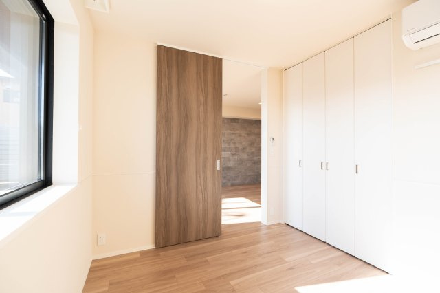 アレーズＫＡＳＨＩＷＡＮＯＨＡの居間・リビング|同仕様写真※カラーや型が異なることがあります。