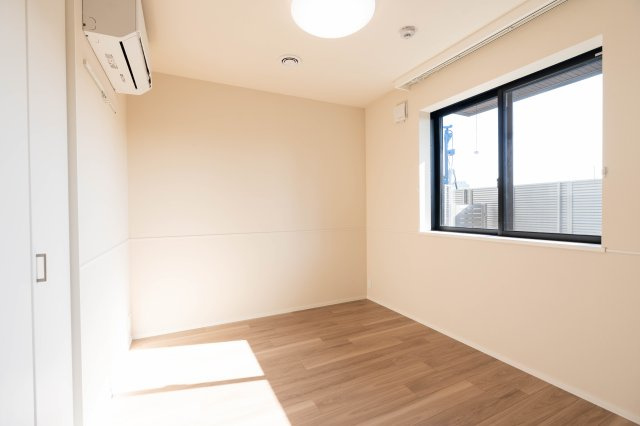 アレーズＫＡＳＨＩＷＡＮＯＨＡの洋室|同仕様写真※カラーや型が異なることがあります。