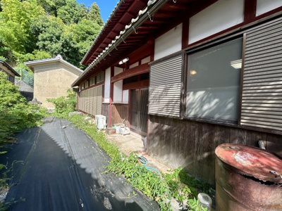 【庭】 | 湖北町石川貸家